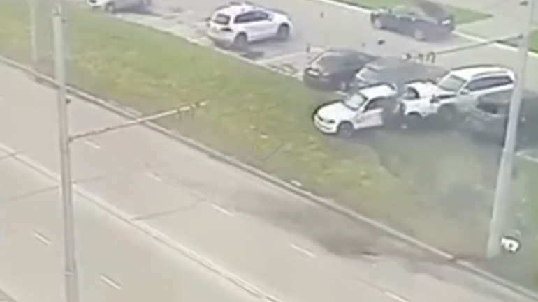 Κόπηκε στη μέση το αυτοκίνητο